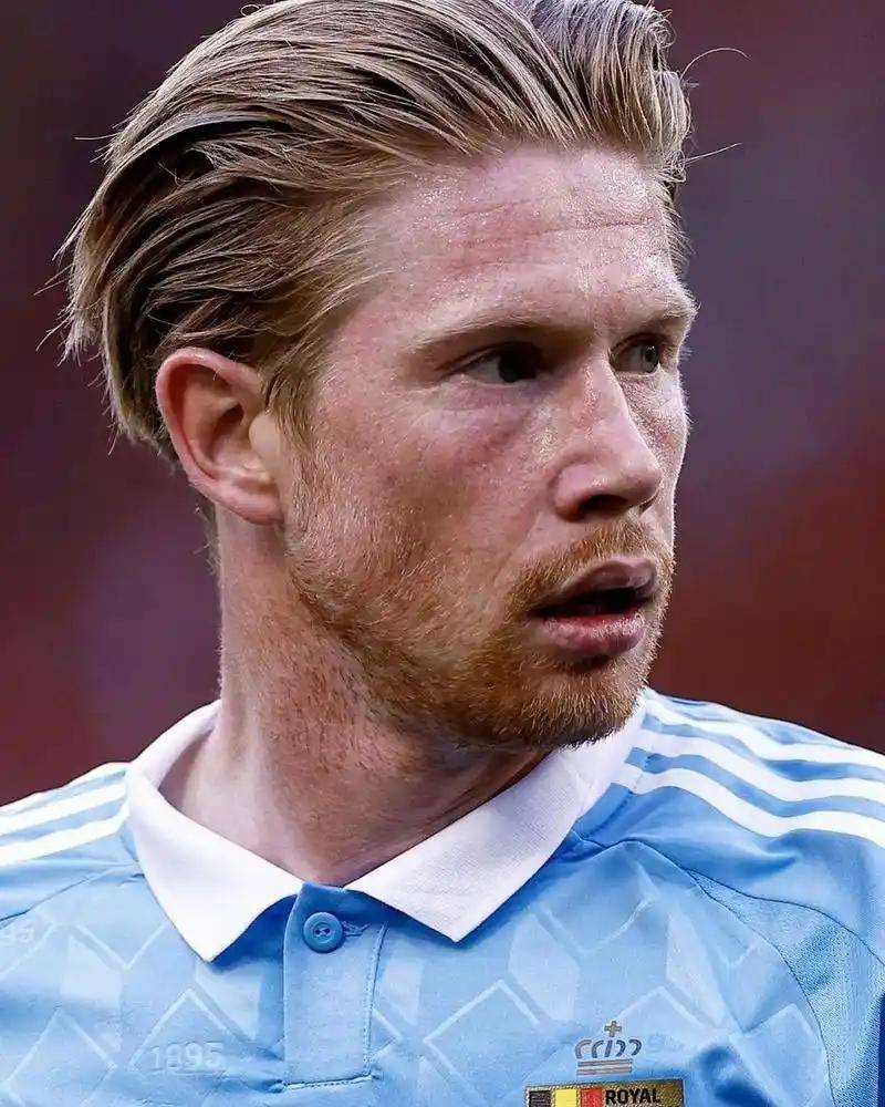 开云棋牌官方德布劳内在TL比赛中战术调整，重返赛场引发热议！的简单介绍