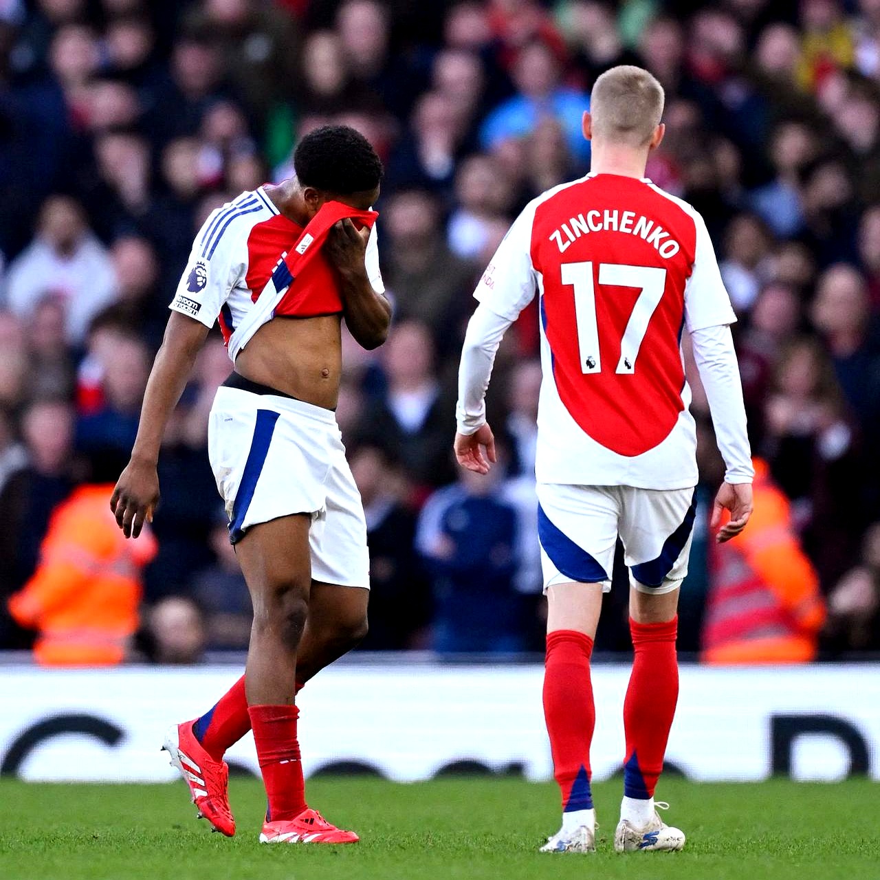 开云棋牌入口包含德布劳内连续二十场比赛得分超过重返赛场，阿森纳不断突破！赢得满堂喝彩的词条